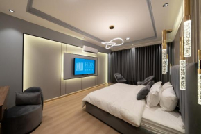 Luxuries Apt,Self-Entry,65 4K TV Smart A3